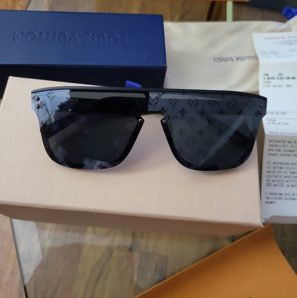 Authentic Louis Vuitton Waimea Sunglasses - Picture 2 of 12
